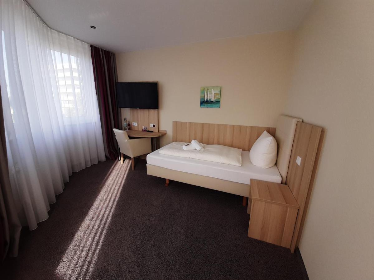 Hotel Siebenschlaefer Am Wasserturm Alsdorf Bagian luar foto